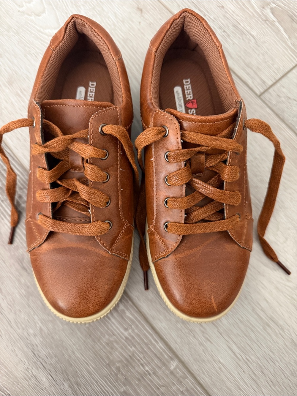Boys size 4 (big kid 4) Brown Leather Casual shoe